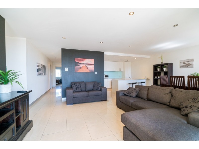 21/83 Marine Parade, Redcliffe QLD 4020