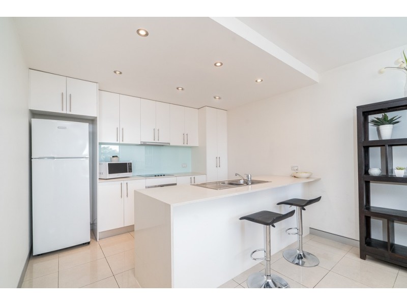 21/83 Marine Parade, Redcliffe QLD 4020
