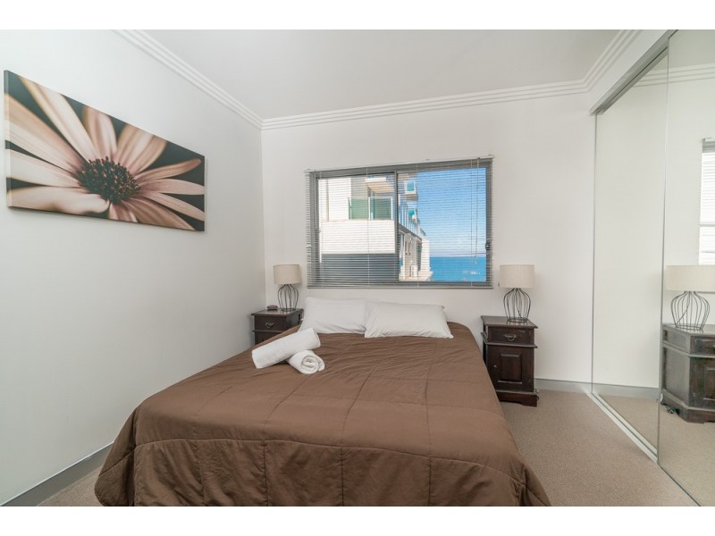 21/83 Marine Parade, Redcliffe QLD 4020