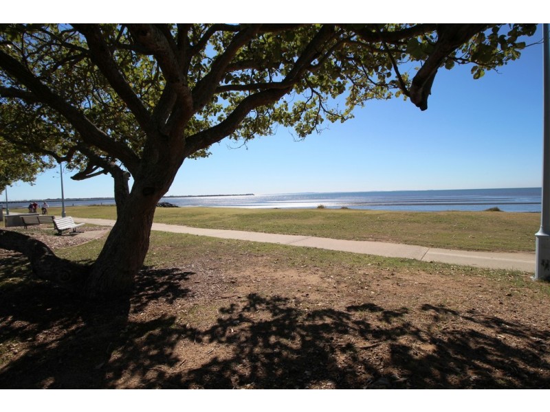 327 Beaconsfield Terrace, Brighton QLD 4017