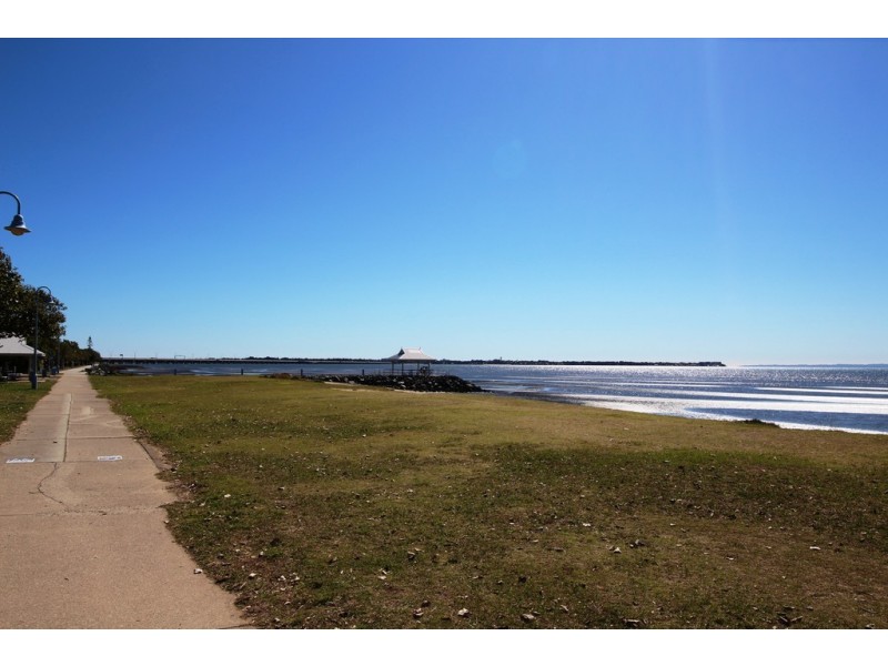 327 Beaconsfield Terrace, Brighton QLD 4017