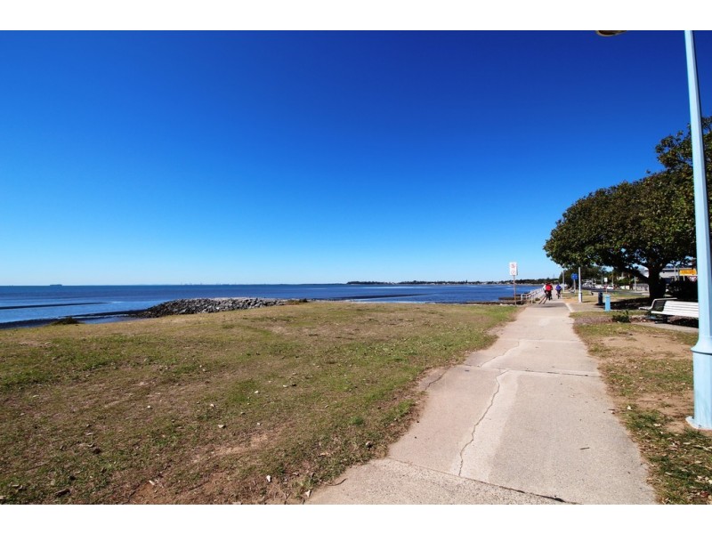 327 Beaconsfield Terrace, Brighton QLD 4017