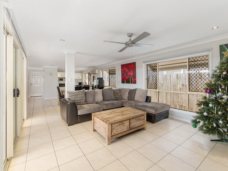 102 Arthur Street, Woody Point QLD 4019