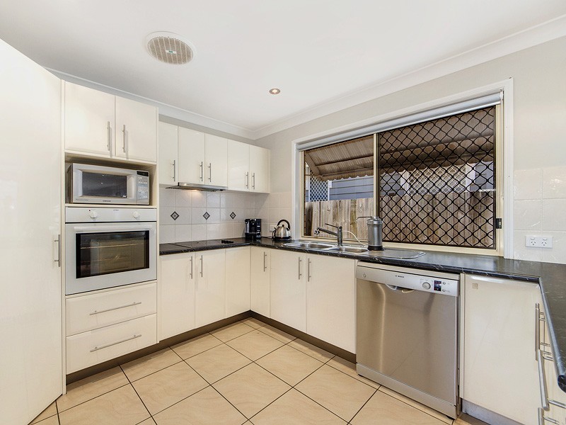 102 Arthur Street, Woody Point QLD 4019