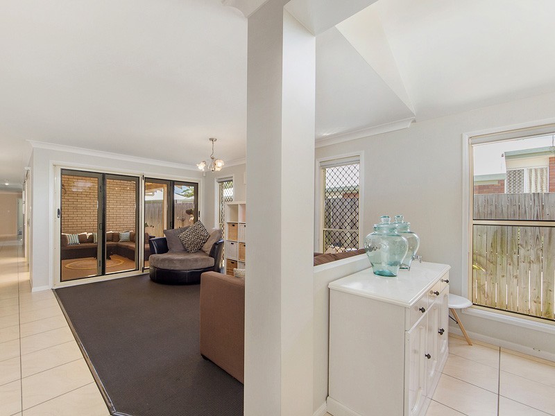 102 Arthur Street, Woody Point QLD 4019