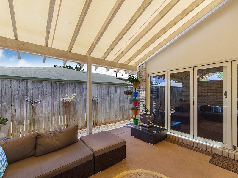 102 Arthur Street, Woody Point QLD 4019
