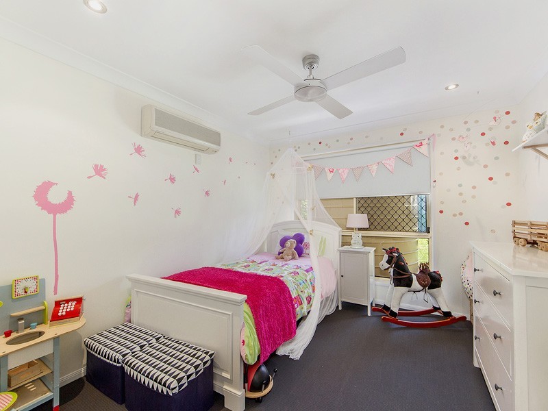 102 Arthur Street, Woody Point QLD 4019