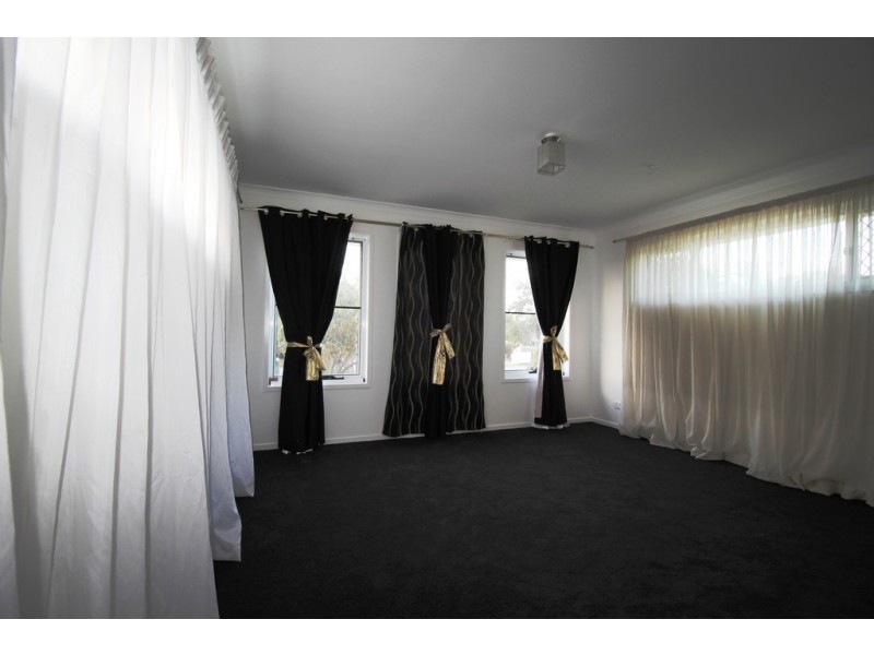 5 Yates Street, Redcliffe QLD 4020