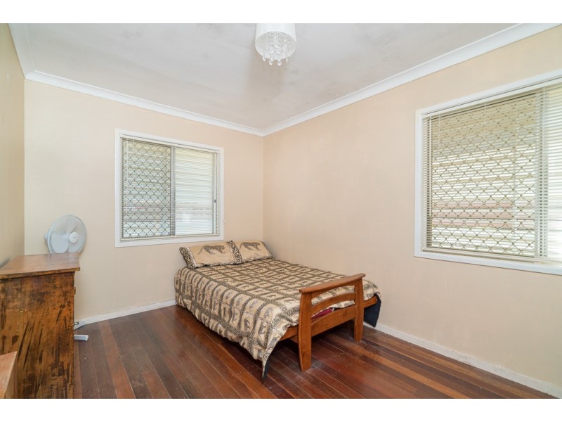 25 Chartwell Street, Margate QLD 4019