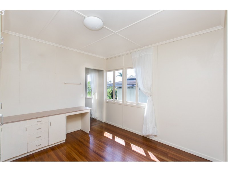 28 Higlett Street, Scarborough QLD 4020