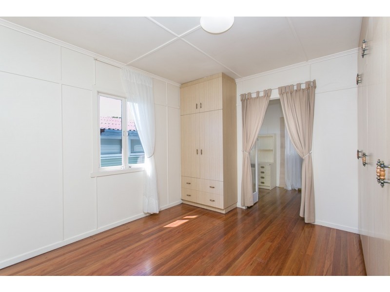 28 Higlett Street, Scarborough QLD 4020