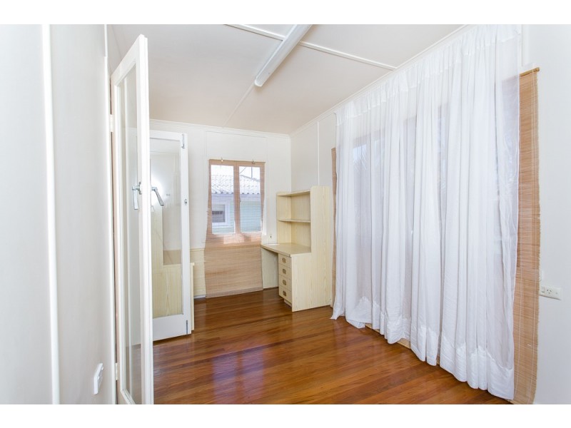 28 Higlett Street, Scarborough QLD 4020