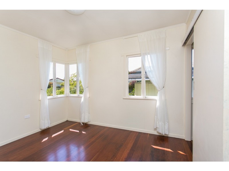 28 Higlett Street, Scarborough QLD 4020