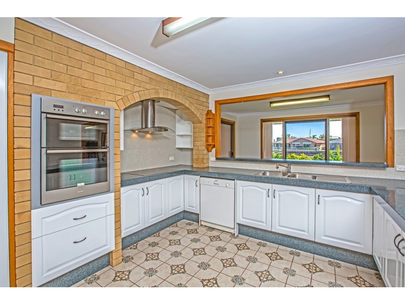 136 Griffith Road, Newport QLD 4020