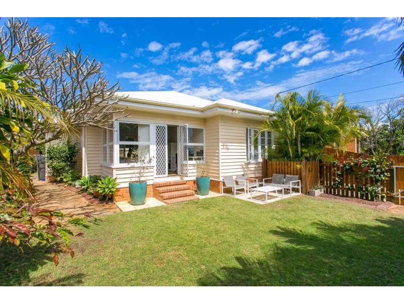 35 Sydney Street, Redcliffe QLD 4020