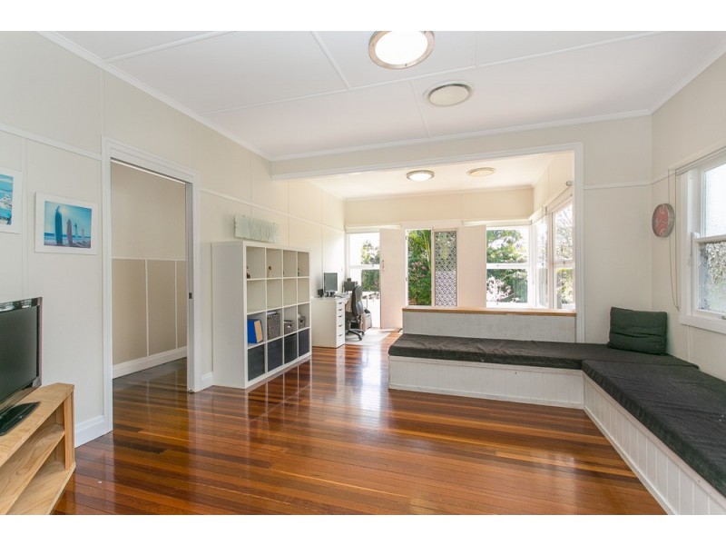 35 Sydney Street, Redcliffe QLD 4020