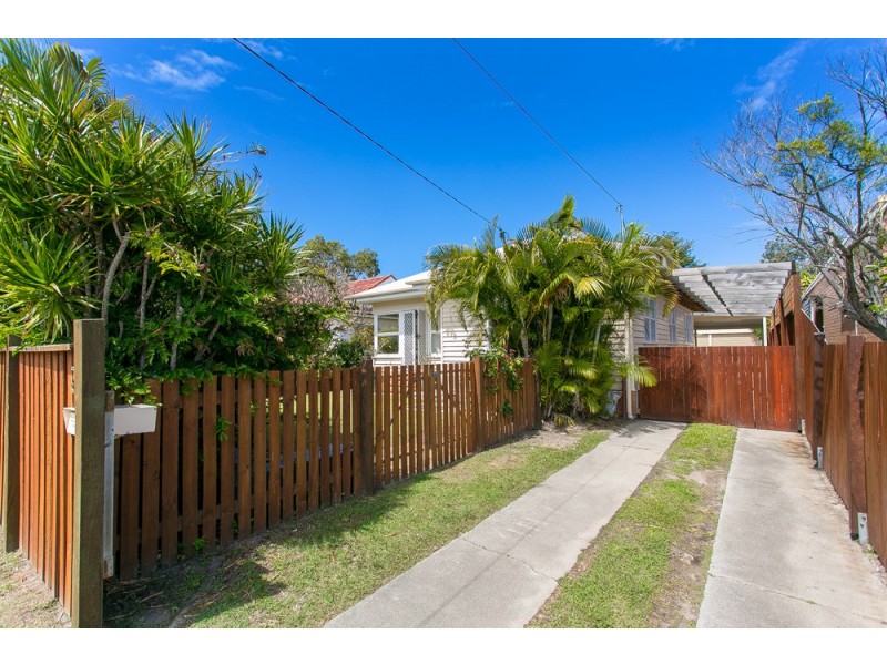 35 Sydney Street, Redcliffe QLD 4020