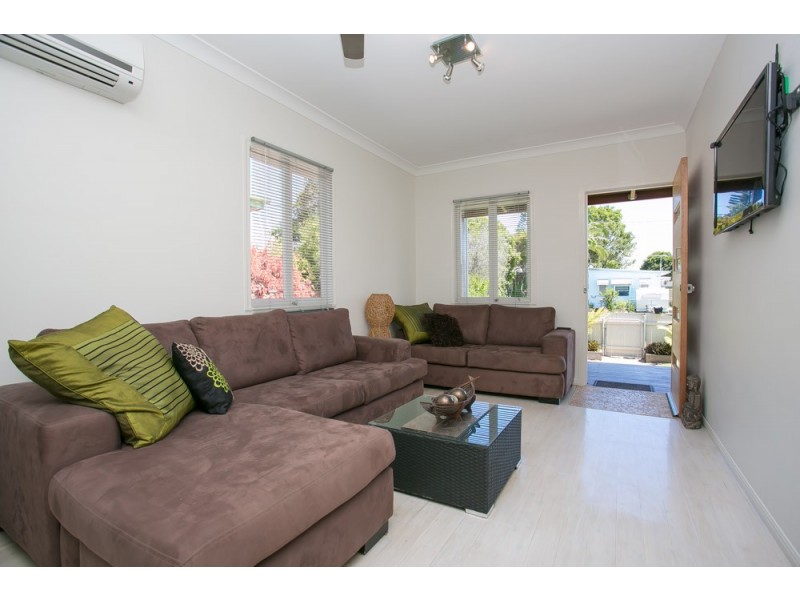 13 Inglis Street, Woody Point QLD 4019