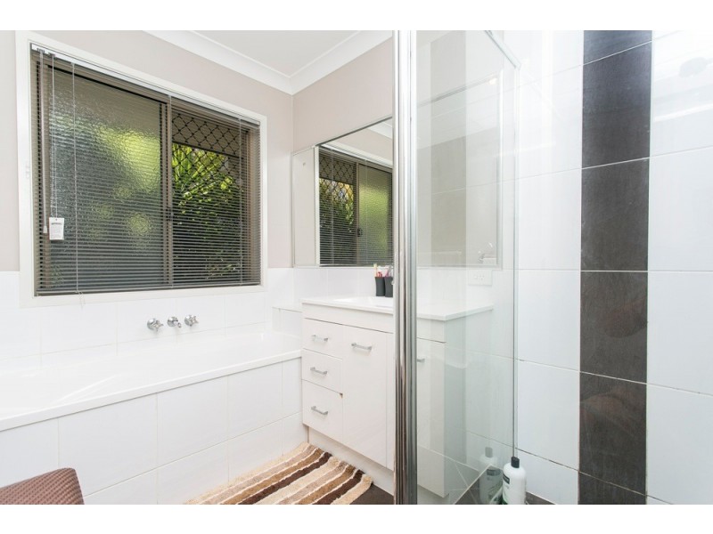 27 Tranquility Drive, Rothwell QLD 4022
