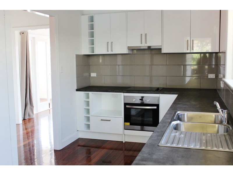 12 McLennan Street, Woody Point QLD 4019