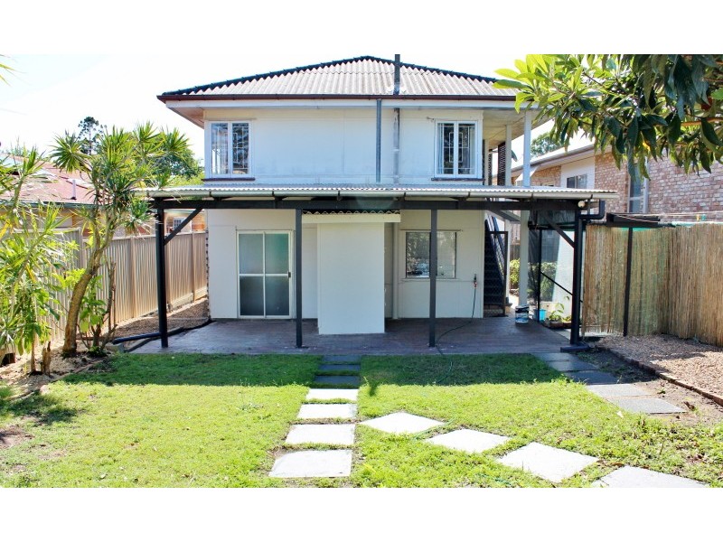 12 McLennan Street, Woody Point QLD 4019