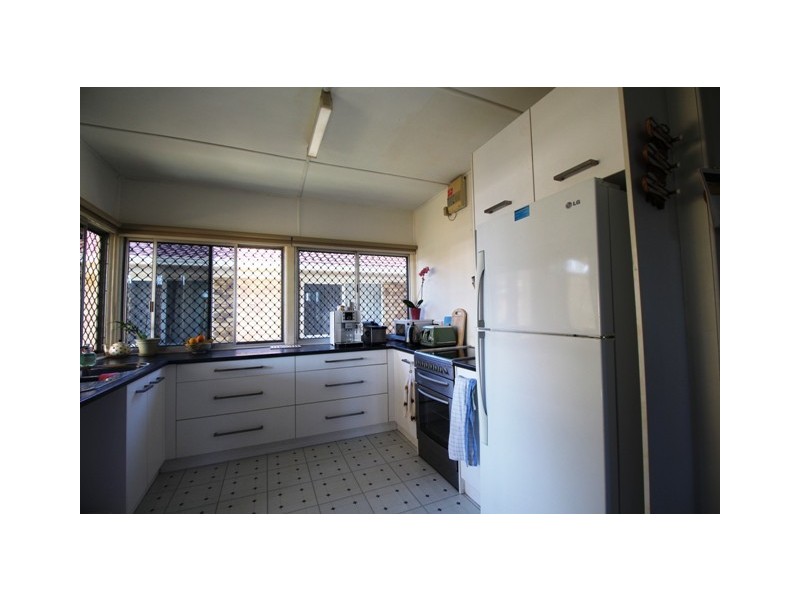 31 Dover Road, Margate QLD 4019