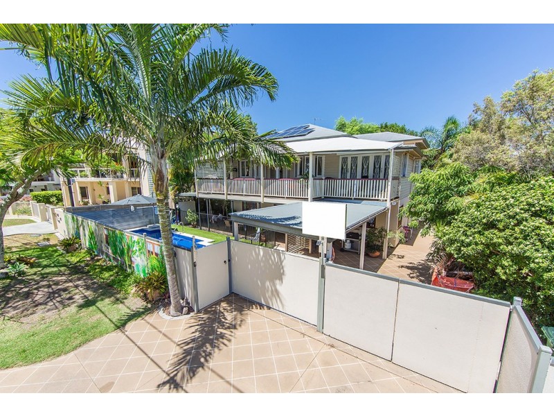 21 Thurecht Parade, Scarborough QLD 4020