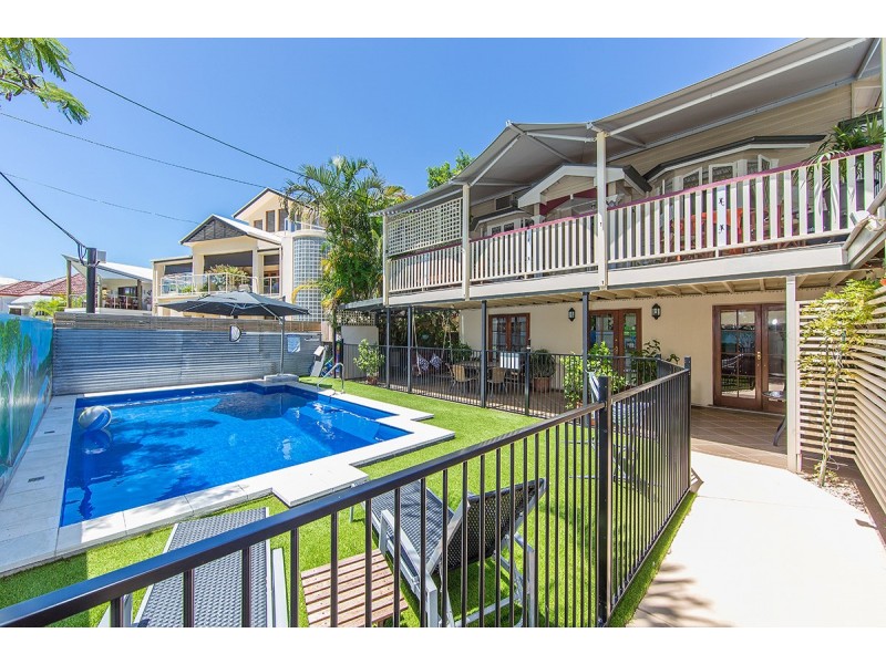 21 Thurecht Parade, Scarborough QLD 4020