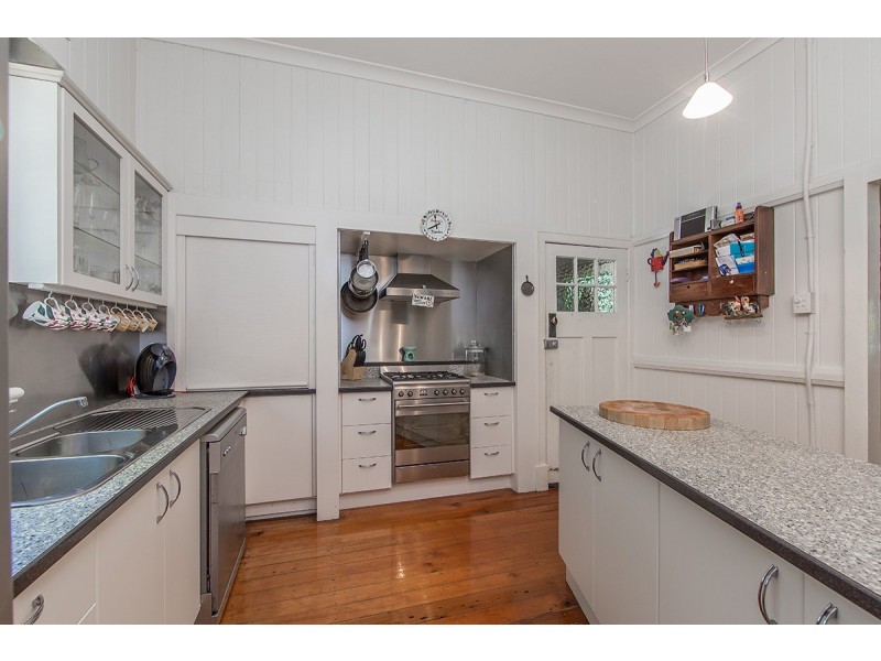 21 Thurecht Parade, Scarborough QLD 4020