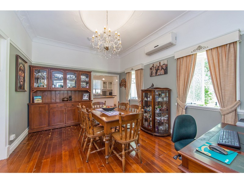 21 Thurecht Parade, Scarborough QLD 4020