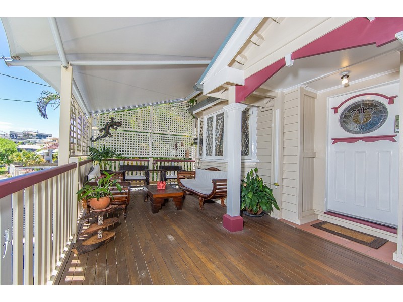 21 Thurecht Parade, Scarborough QLD 4020