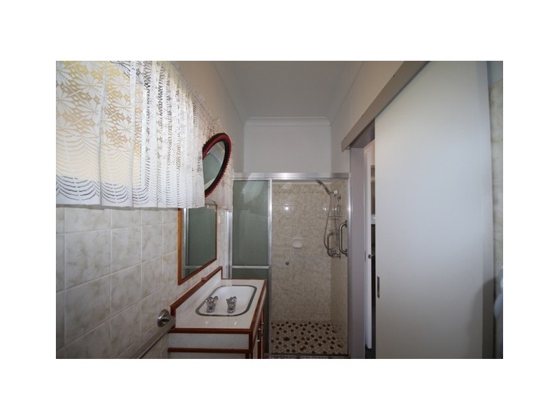 1a Blakeney Street, Woody Point QLD 4019