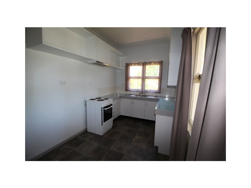 1a Blakeney Street, Woody Point QLD 4019