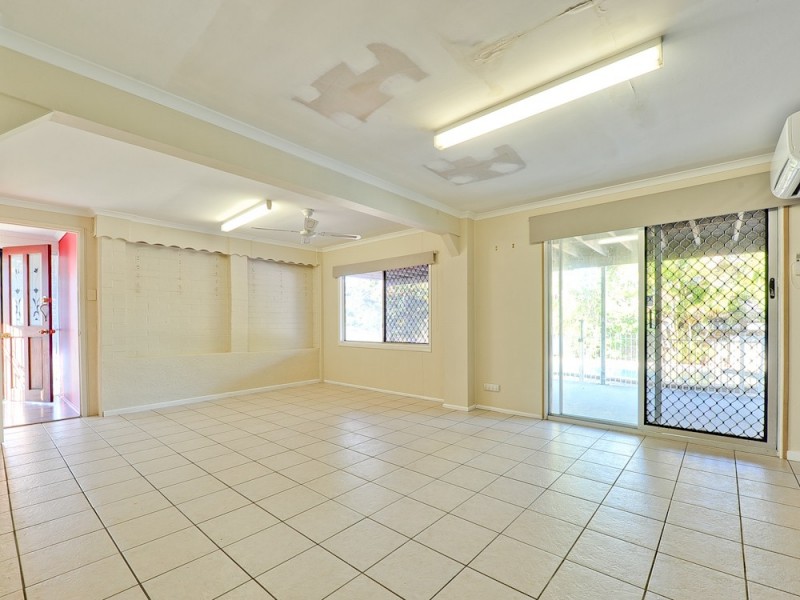 215 Maine Road, Clontarf QLD 4019