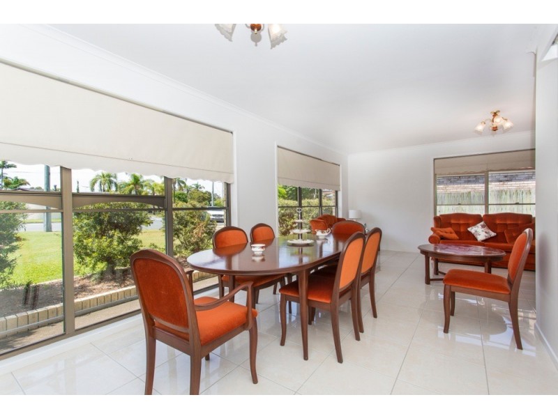 42 Shea Street, Scarborough QLD 4020