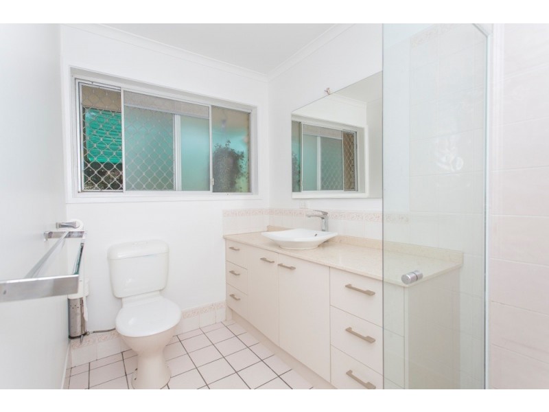42 Shea Street, Scarborough QLD 4020