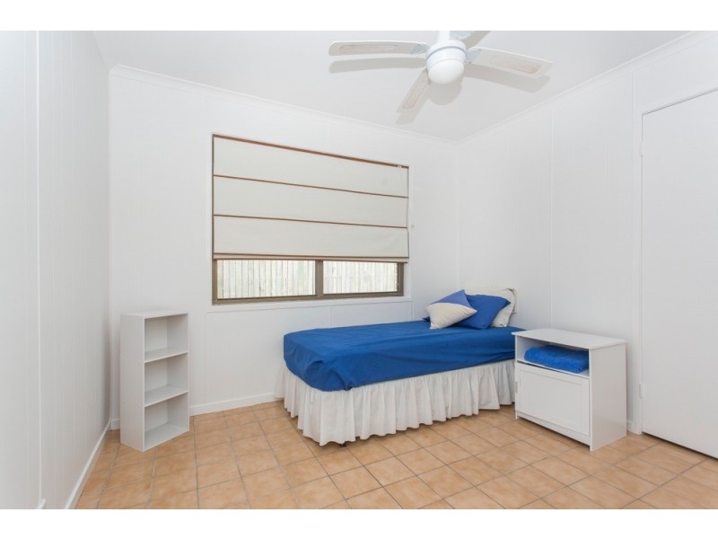 42 Shea Street, Scarborough QLD 4020