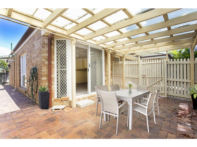 2/37 Livermore Street, Redcliffe QLD 4020