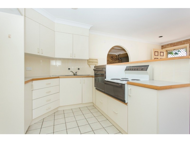 2/37 Livermore Street, Redcliffe QLD 4020
