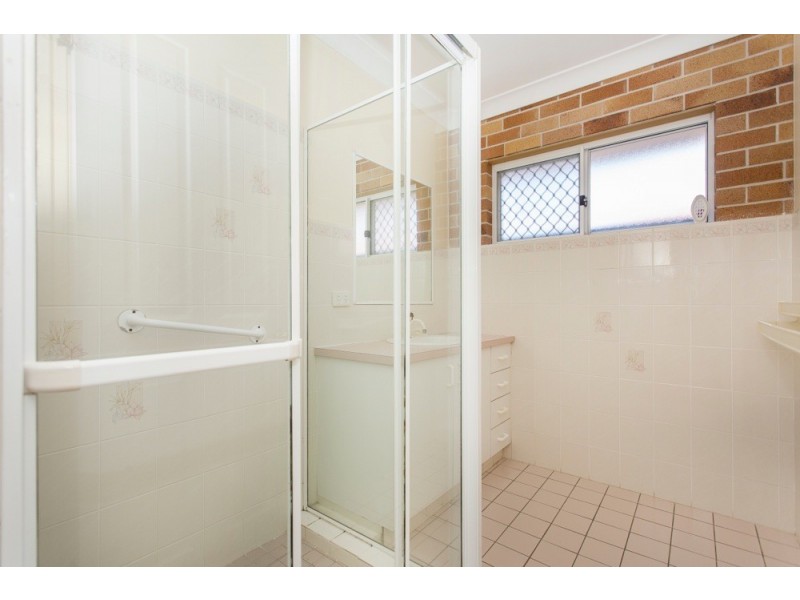 2/37 Livermore Street, Redcliffe QLD 4020