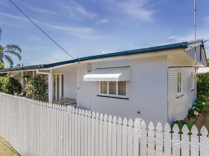 4 Mein Street, Scarborough QLD 4020