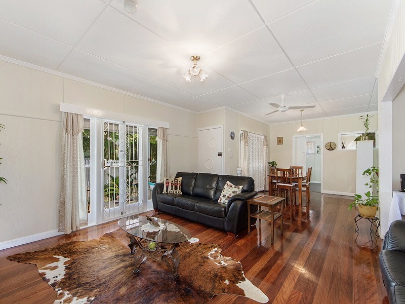 4 Mein Street, Scarborough QLD 4020