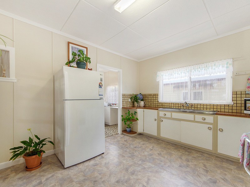 4 Mein Street, Scarborough QLD 4020