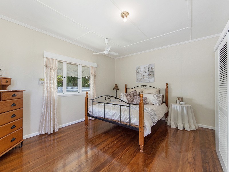 4 Mein Street, Scarborough QLD 4020
