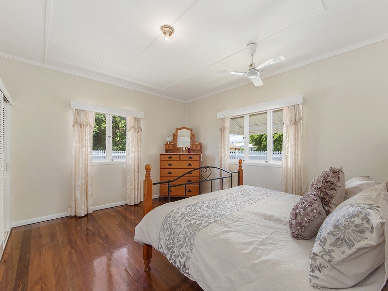 4 Mein Street, Scarborough QLD 4020