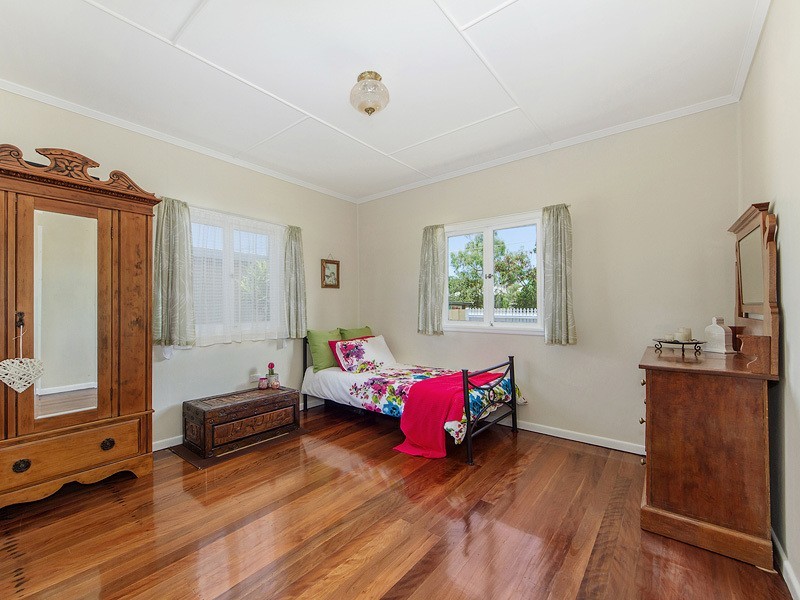 4 Mein Street, Scarborough QLD 4020