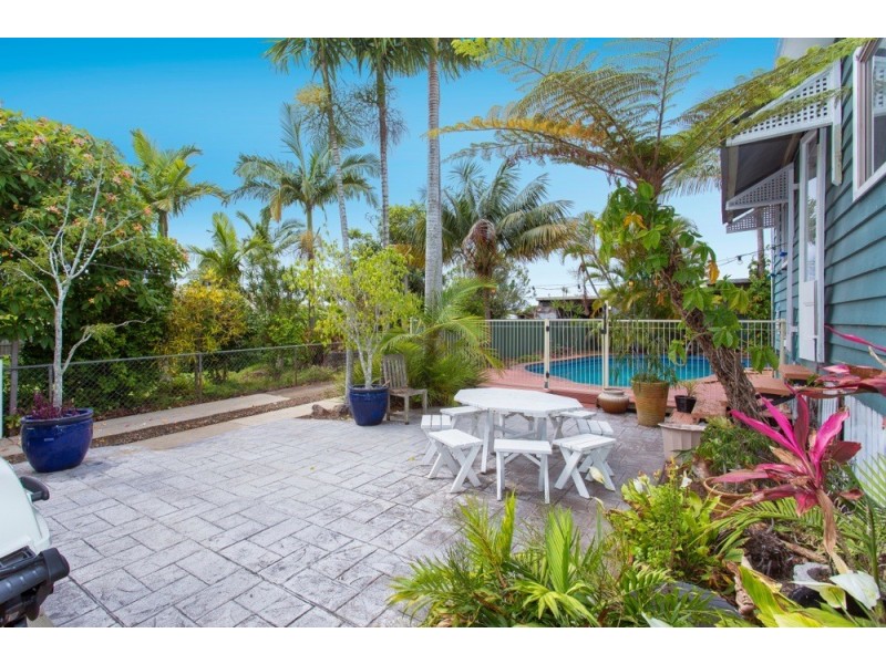 27 Deans Street West, Clontarf QLD 4019
