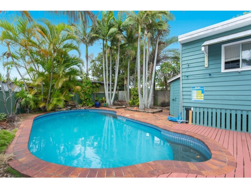 27 Deans Street West, Clontarf QLD 4019