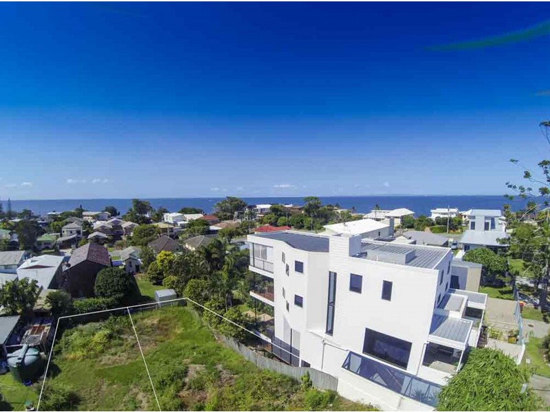 6 Fourth Avenue, Scarborough QLD 4020