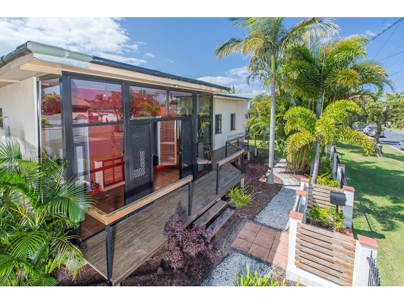 12 Redbank Road, Redcliffe QLD 4020